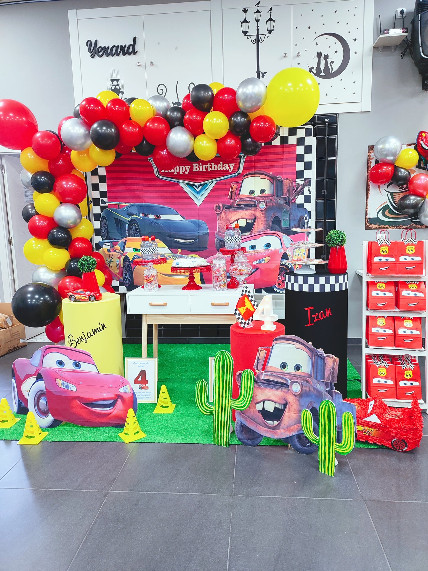 ''Decoración Rayo Mac Queen''